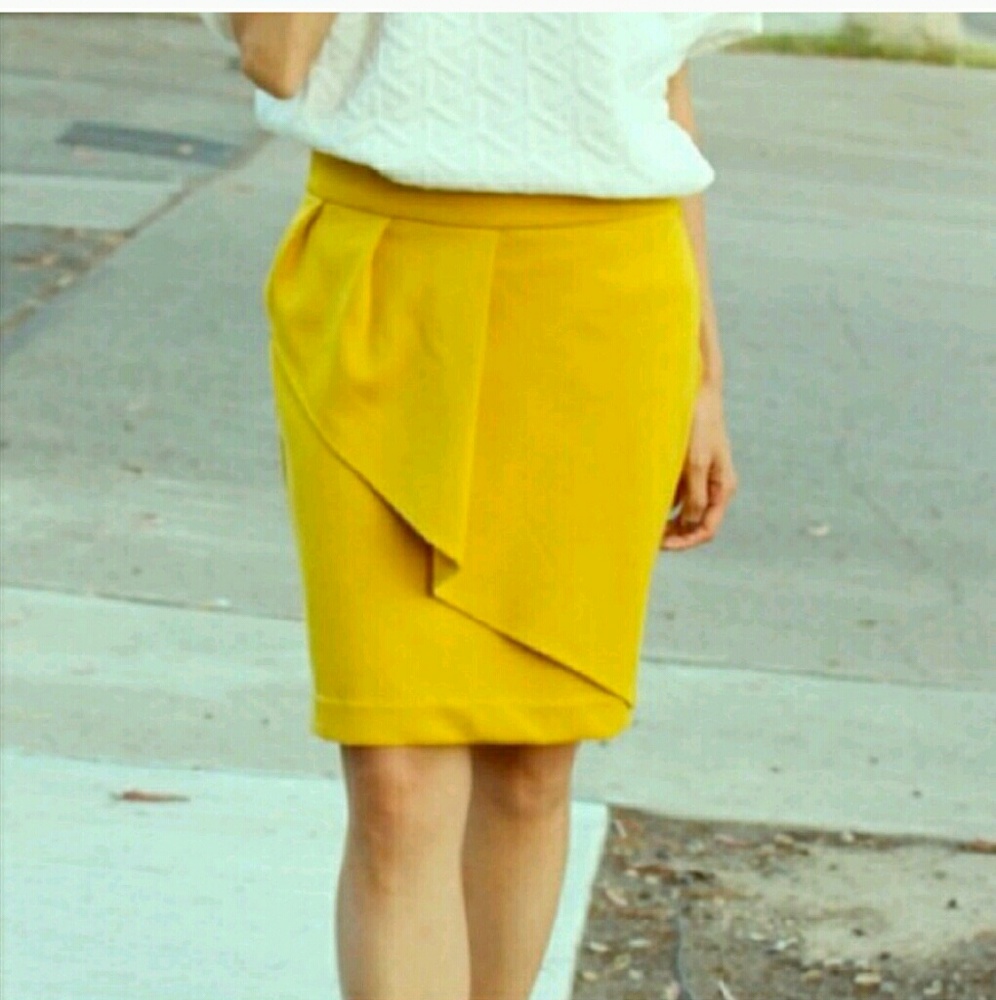 NWT Gold Ruffle Skirt